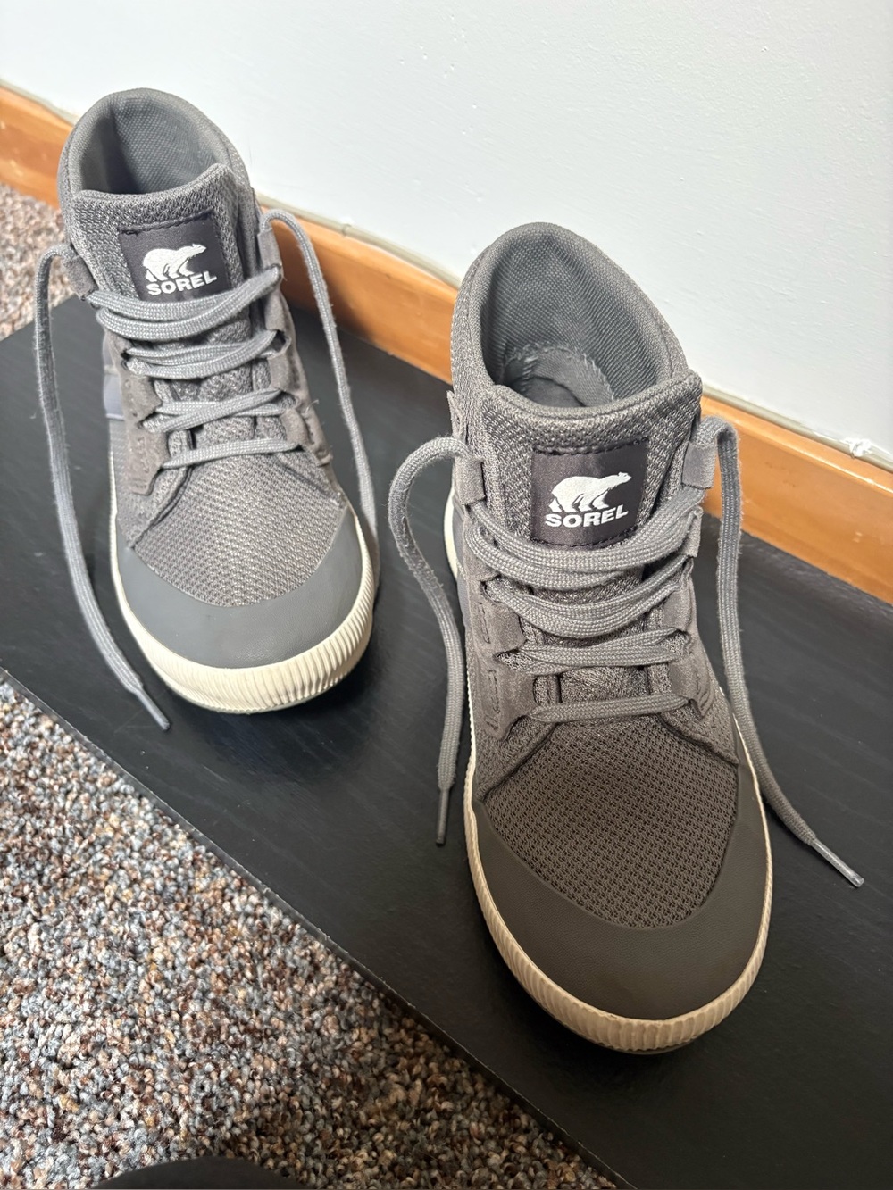 Sorel like new waterproof hi top atheletic shoe.